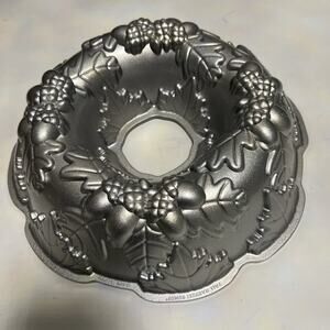 Autumn Wreath Bundt Pan Bronze Silver 10 Cup Capacity Decorative Cake Mold